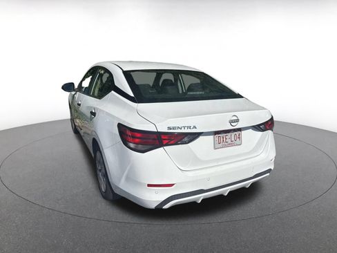 Used 2025 Nissan Sentra SV FWD image 9