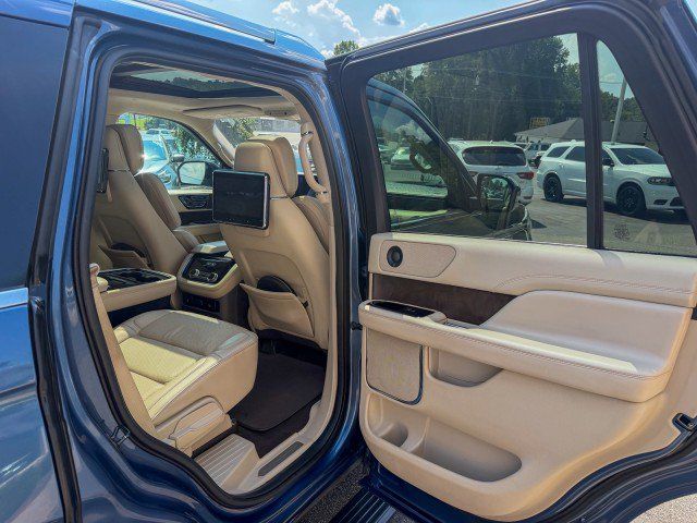 Used 2019 Lincoln Navigator Reserve AWD/4WD image 26