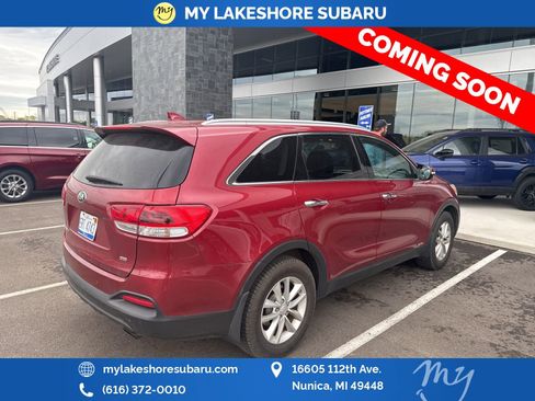 Used 2017 Kia Sorento AWD w/ LX Convenience Package image 10