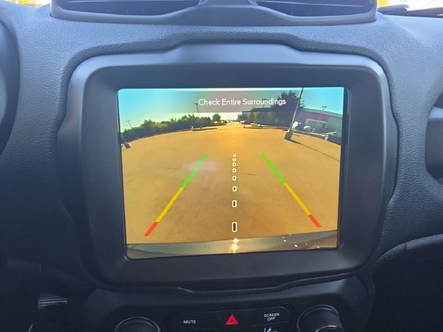 Used 2023 Jeep Renegade Altitude AWD/4WD image 9