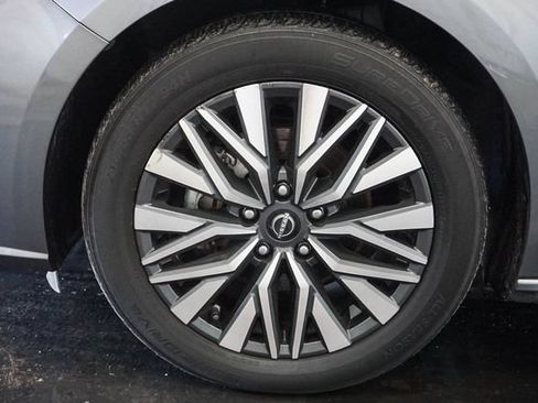 Used 2024 Nissan Altima 2.5 SV FWD image 4