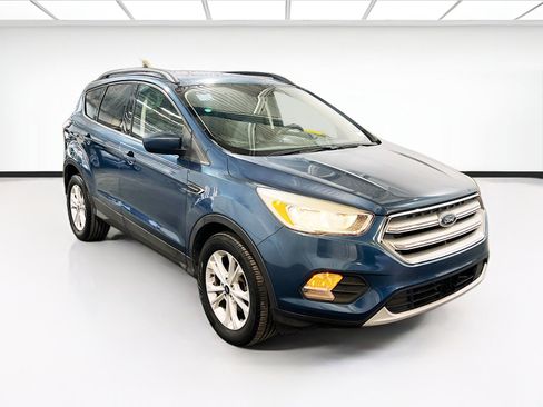 Used 2018 Ford Escape SE image 3