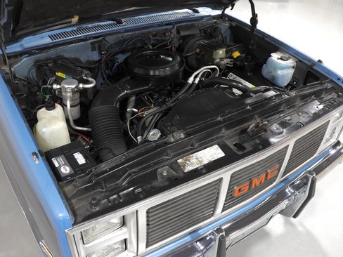 Used 1987 GMC Suburban 2WD image 23