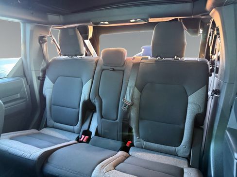 New 2025 Ford Bronco 4-Door AWD/4WD image 18