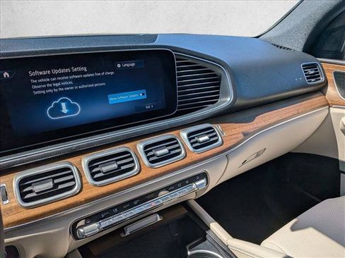 Certified 2025 Mercedes-Benz GLE 450e 4MATIC image 11