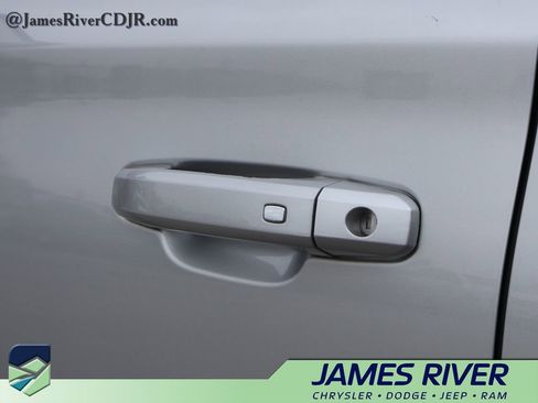 Used 2018 Chevrolet Tahoe LT image 21