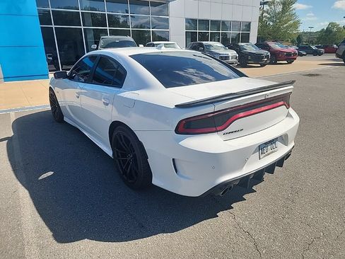 Used 2018 Dodge Charger R/T RWD image 3
