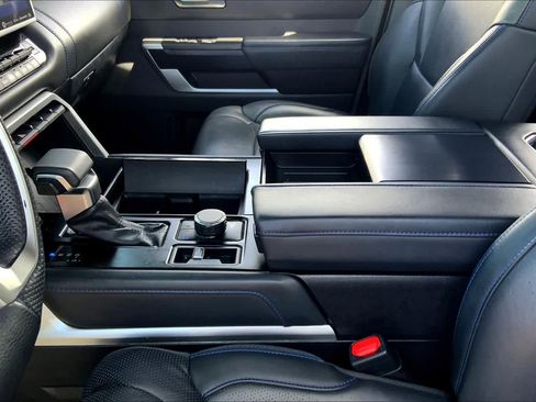 Used 2024 Toyota Sequoia Platinum image 14