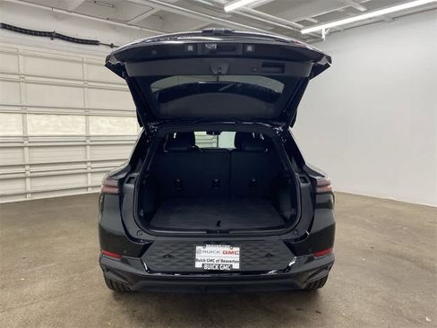 Used 2024 Chevrolet Equinox EV RS image 29