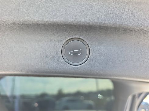 Used 2023 Tesla Model Y Long Range image 7