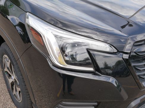 Used 2023 Subaru Forester Premium AWD/4WD image 16