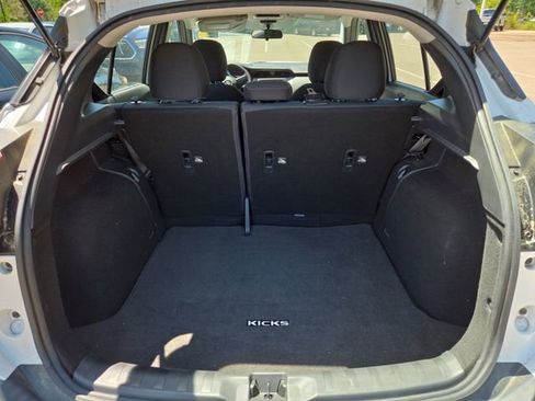Used 2020 Nissan Kicks S FWD image 11