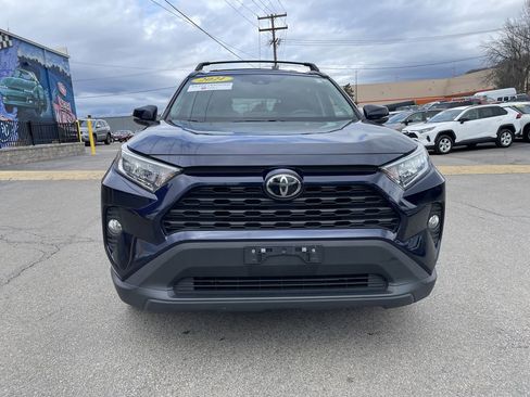 Used 2021 Toyota RAV4 XLE Premium image 5