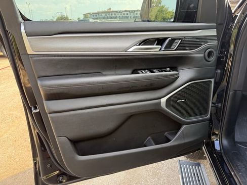 New 2025 Jeep Wagoneer L Series II AWD/4WD image 11