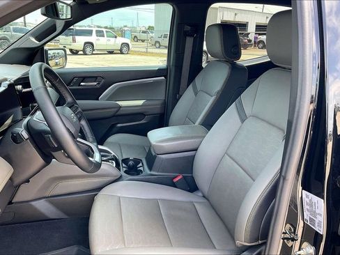 Used 2025 Chevrolet Colorado ZR2 w/ Midnight Edition AWD/4WD image 18