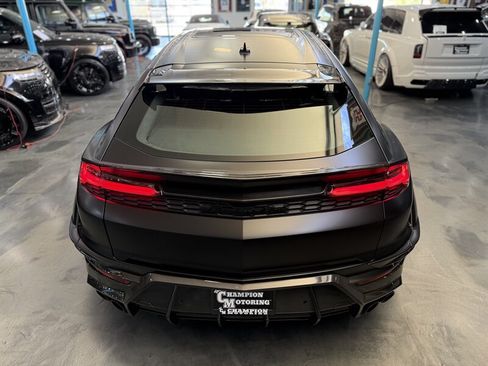 Used 2025 Lamborghini Urus SE AWD/4WD image 9