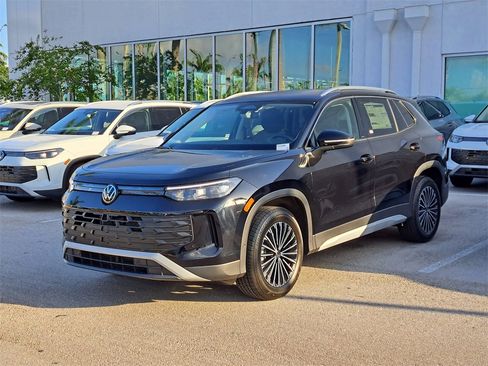 New 2026 Volkswagen Tiguan S image 3