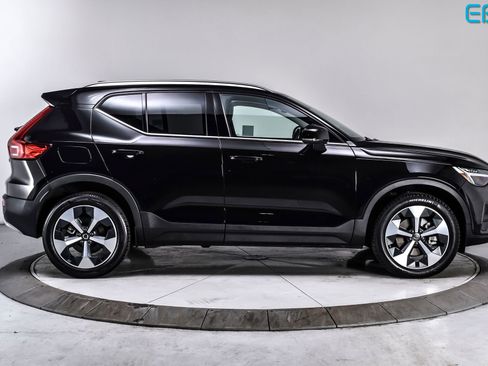 Used 2025 Volvo XC40 B5 Core w/ Protection Package Premier AWD/4WD image 7