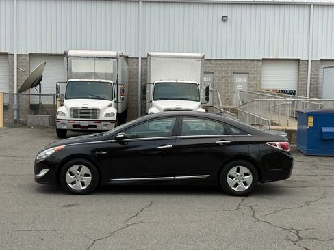 Used 2012 Hyundai Sonata Hybrid w/ Leather Pkg image 10