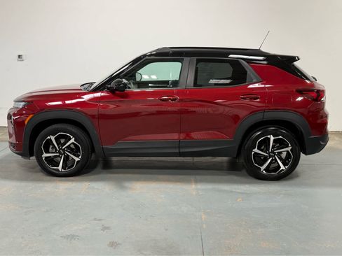 Used 2022 Chevrolet TrailBlazer RS w/ Convenience Package AWD/4WD image 2