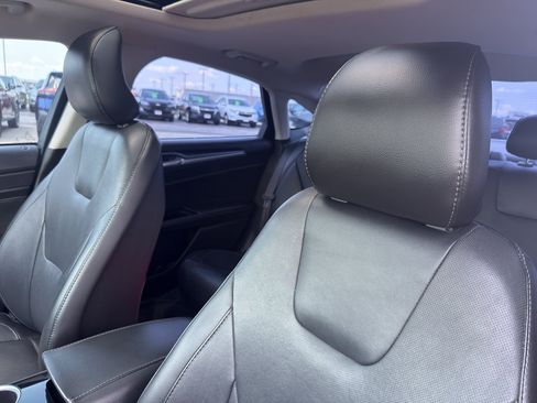 Used 2016 Ford Fusion Titanium FWD image 27