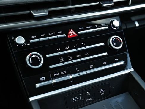 Used 2024 Hyundai Santa Fe SE image 38