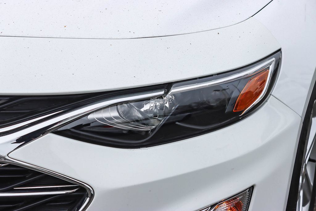 Used 2025 Chevrolet Malibu LS FWD image 7