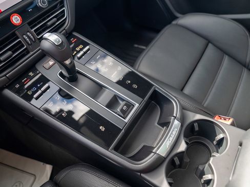 Certified 2026 Porsche Macan AWD/4WD image 20