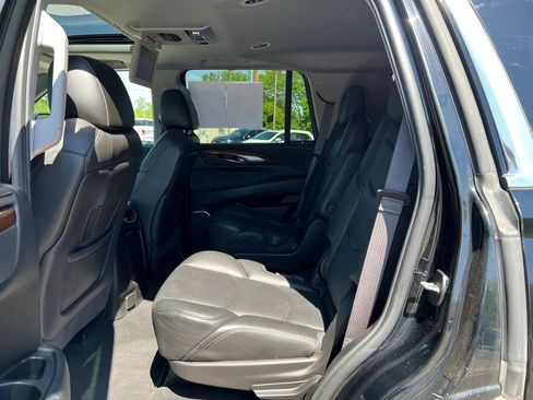Used 2017 Cadillac Escalade Premium Luxury AWD/4WD image 28