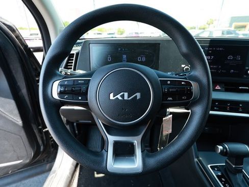 Used 2024 Kia Sportage LX AWD/4WD image 11