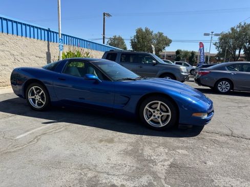 Used 2002 Chevrolet Corvette Coupe w/ Preferred Equipment Group2 RWD image 6
