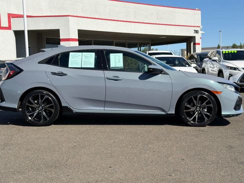Used 2019 Honda Civic Sport image 6