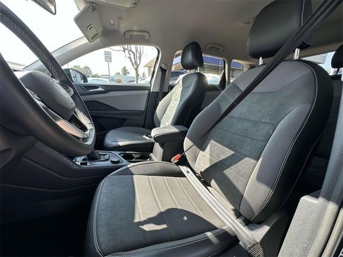 Used 2022 Volkswagen Taos SE image 19