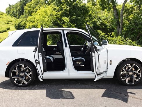 New 2027 Rolls-Royce Cullinan Black Badge AWD/4WD image 51