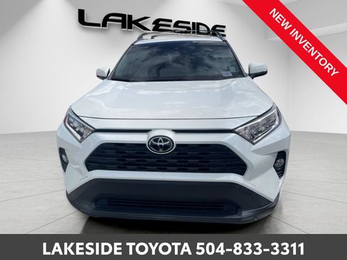 Used 2021 Toyota RAV4 XLE Premium image 8