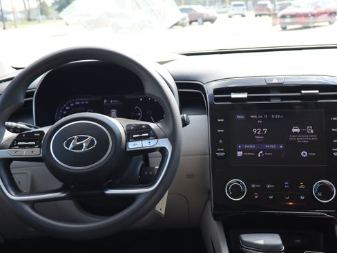 Used 2024 Hyundai Tucson SE AWD/4WD image 13