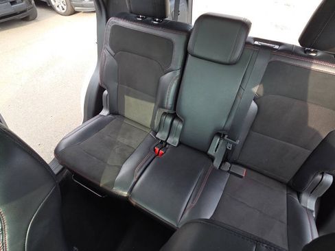 Used 2019 Ford Explorer XLT w/ Equipment Group 202A AWD/4WD image 29
