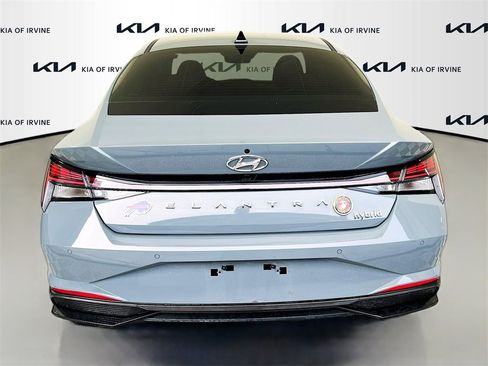 Used 2022 Hyundai Elantra Limited image 6