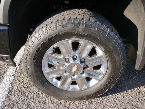 Used 2024 Chevrolet Silverado 3500 High Country AWD/4WD image 8