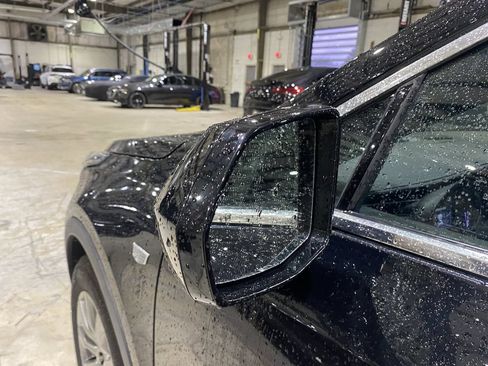 Used 2019 Cadillac XT4 Premium Luxury FWD image 19