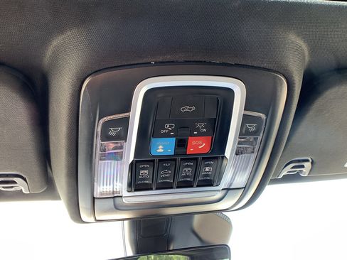 Used 2025 RAM 1500 Laramie AWD/4WD image 15
