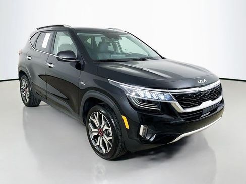 Used 2023 Kia Seltos SX w/ SX Sunroof Package AWD/4WD image 3