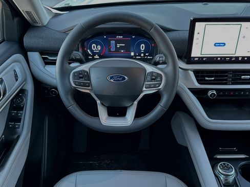 New 2025 Ford Explorer Active w/ Active Comfort Package image 10
