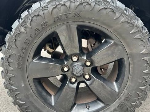 Used 2017 RAM 1500 Express w/ Black Ram 1500 Express Group AWD/4WD image 35