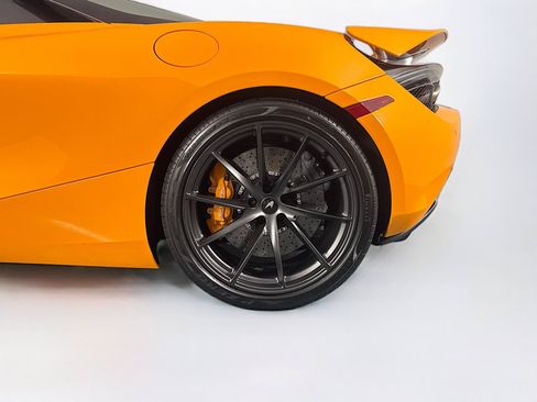 Used 2022 McLaren 720S Spider RWD image 28