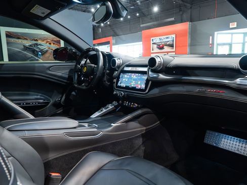 Used 2019 Ferrari GTC4Lusso AWD/4WD image 53