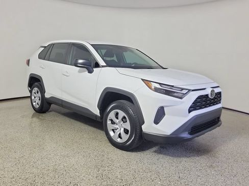 Used 2024 Toyota RAV4 LE AWD/4WD image 4