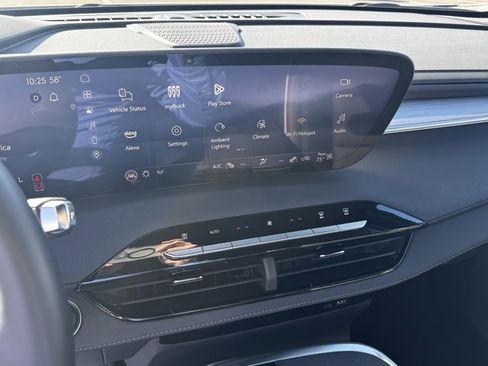 Used 2025 Buick Enclave Preferred image 19