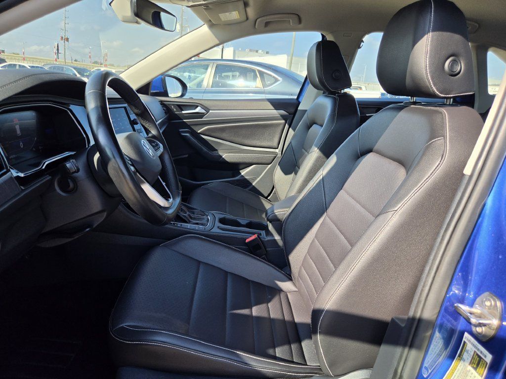 Used 2024 Volkswagen Jetta SE FWD image 26