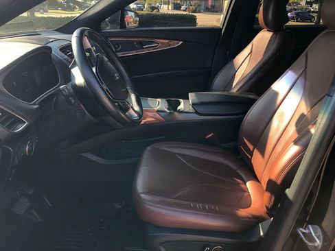 Used 2019 Lincoln Nautilus Reserve image 13